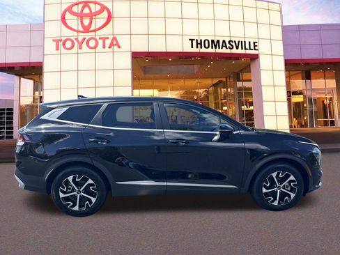 Used 2025 Kia Sportage EX FWD image 4