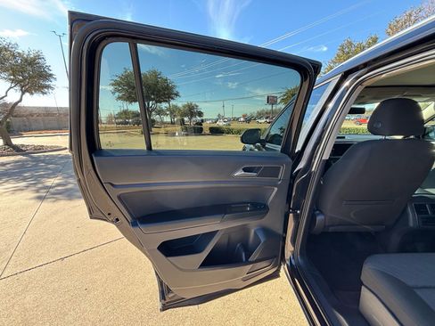 Used 2018 Volkswagen Atlas Launch Edition image 23