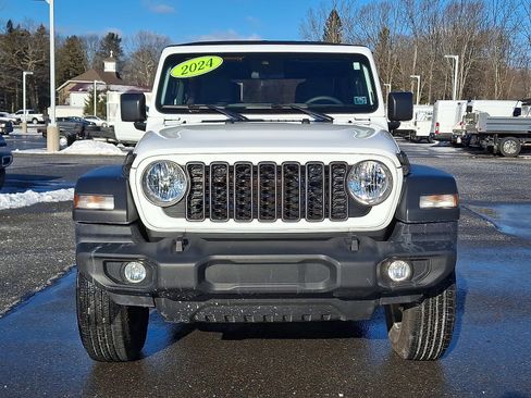 Used 2024 Jeep Wrangler Unlimited Sport image 2