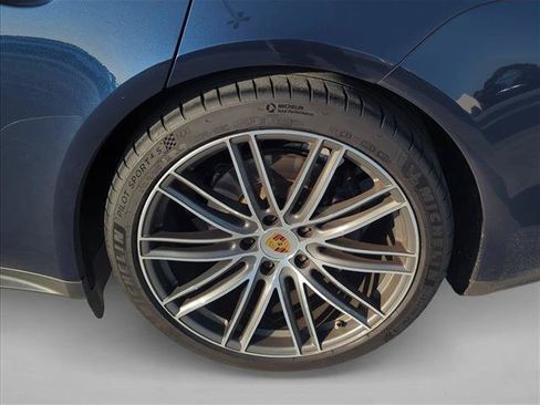 Used 2018 Porsche Panamera 4 AWD/4WD image 7