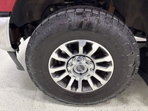 Used 2020 Ford F350 Lariat w/ Lariat Value Package image 8