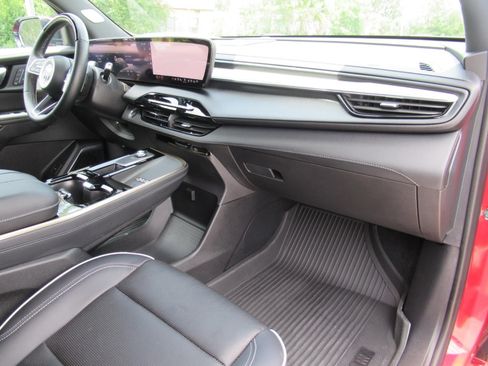 Used 2025 Buick Enclave Avenir w/ Super Cruise Package AWD/4WD image 11