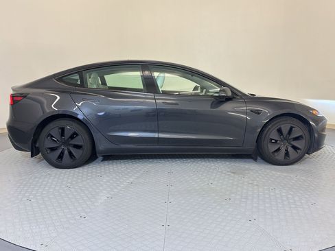 Used 2025 Tesla Model 3 Long Range image 8