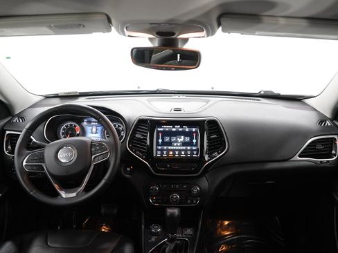 Used 2019 Jeep Cherokee Limited AWD/4WD image 13