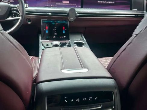 Used 2026 Cadillac Escalade Luxury RWD image 12