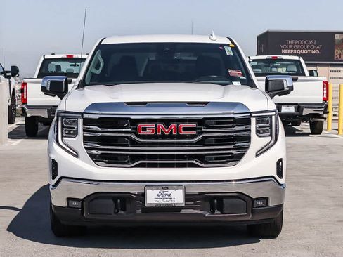 Used 2025 GMC Sierra 1500 SLT RWD image 2