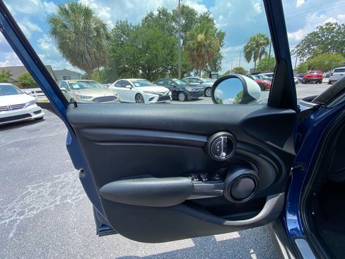 Used 2016 MINI Cooper 4-Door Hardtop image 36