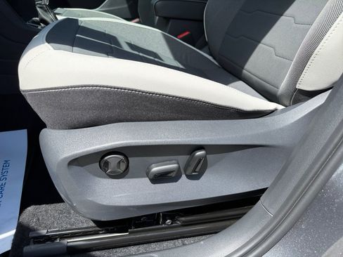 New 2026 Volkswagen Taos SE AWD/4WD image 30