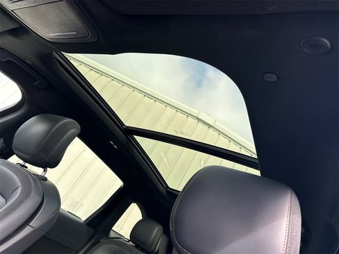 Used 2024 Lincoln Nautilus Reserve w/ Equipment Group 202A image 33