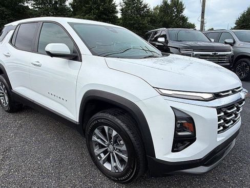 Used 2025 Chevrolet Equinox LT w/ Safety and Technology Package FWD image 6