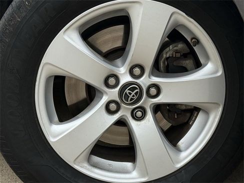 Used 2019 Toyota Sienna LE image 8