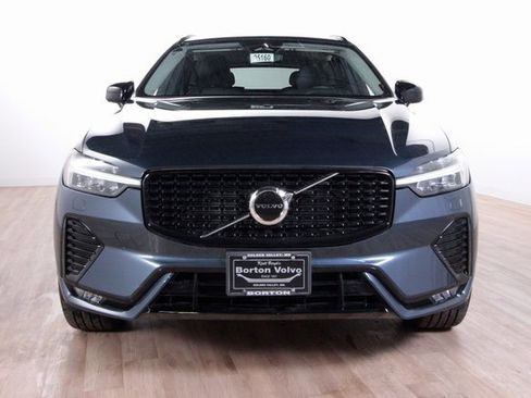 Certified 2025 Volvo XC60 B5 Core w/ Climate Package image 2