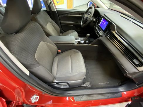 Used 2025 Toyota Camry LE image 27