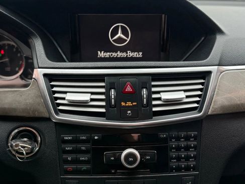 Used 2010 Mercedes-Benz E 350 Sedan image 12