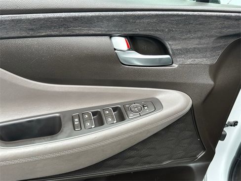 Used 2019 Hyundai Santa Fe SE image 15
