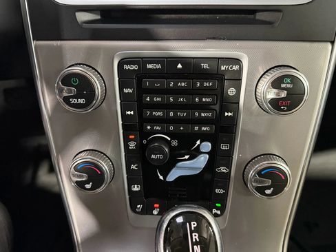 Used 2018 Volvo S60 T5 Inscription Platinum image 19