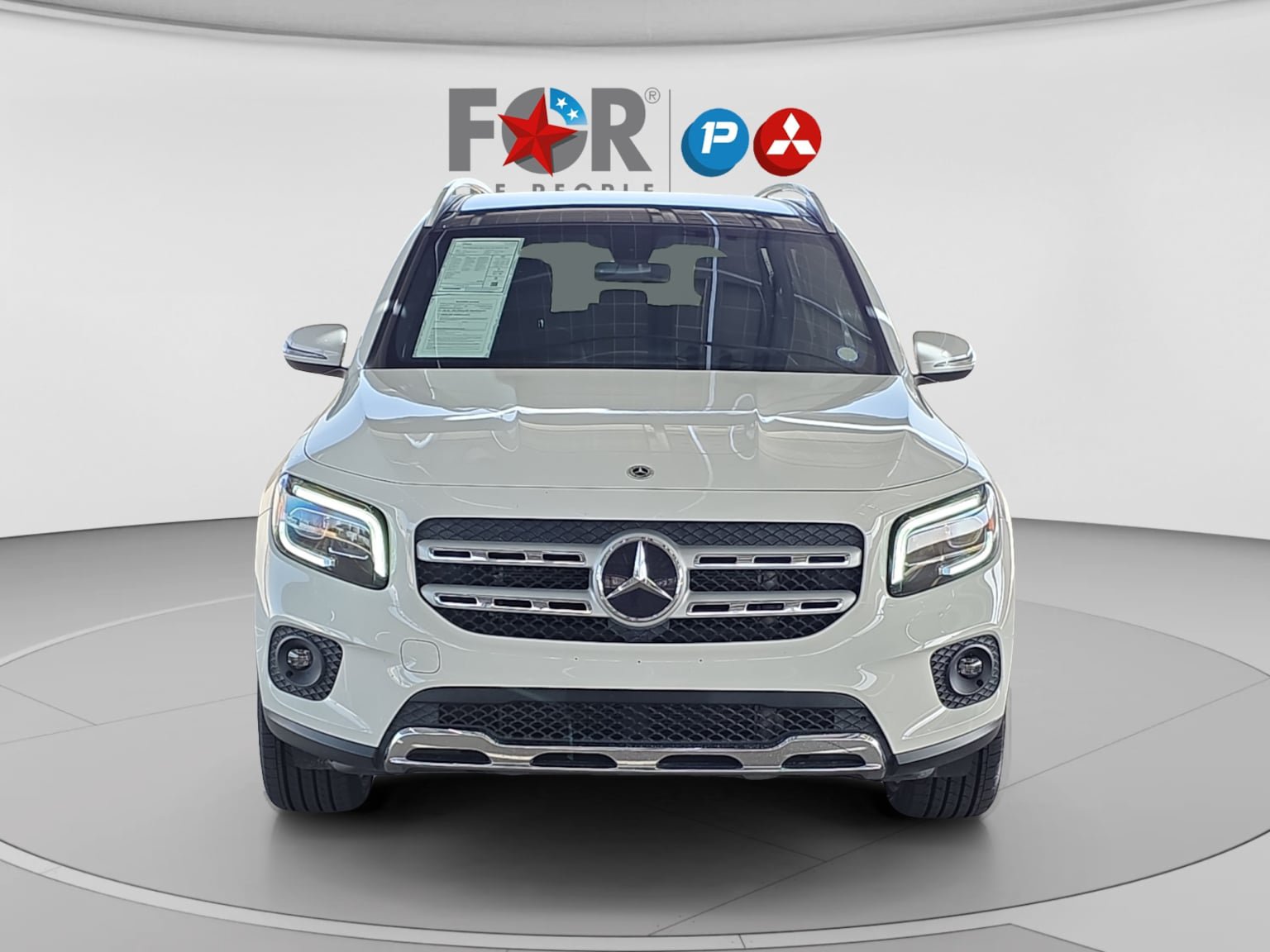 Used 2022 Mercedes-Benz GLB 250 4MATIC image 2