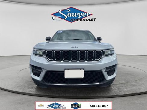 Used 2023 Jeep Grand Cherokee Laredo AWD/4WD image 8