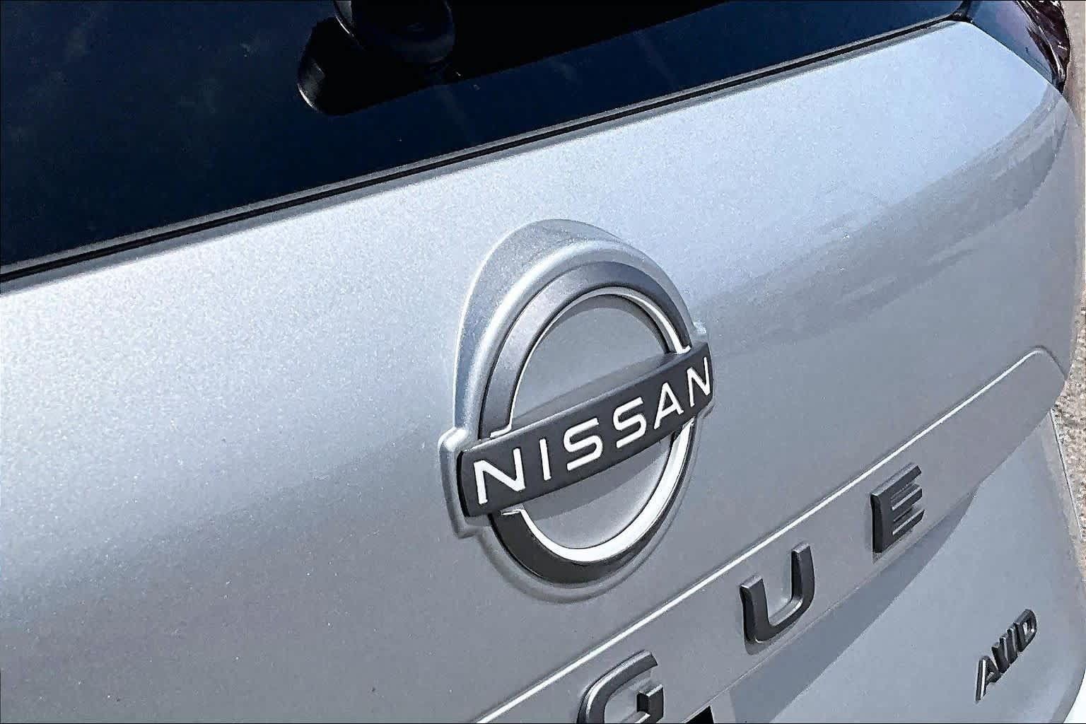 Used 2025 Nissan Rogue SV AWD/4WD image 30