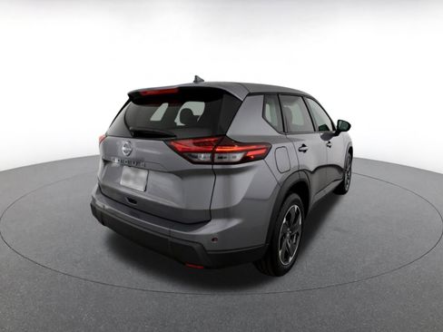 Used 2025 Nissan Rogue SV FWD image 9