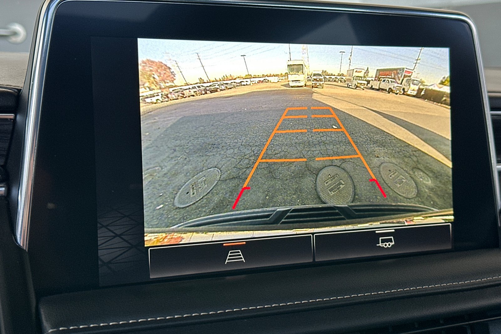 Certified 2023 GMC Yukon XL SLT RWD image 29