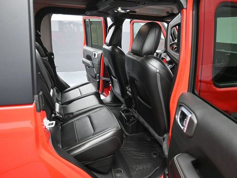 Used 2021 Jeep Gladiator Overland w/ Popular Equipment Package AWD/4WD image 29