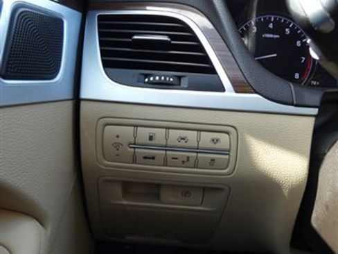 Used 2015 Hyundai Genesis 3.8 w/ Option Group 03 image 21