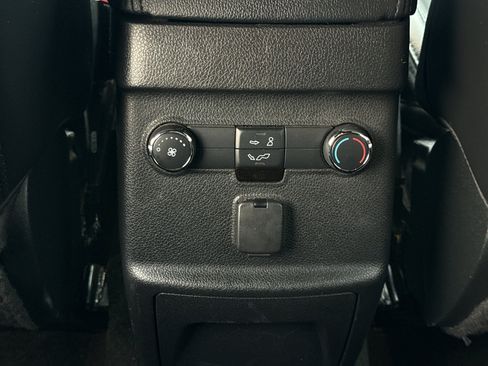 Used 2017 Ford Explorer XLT w/ Equipment Group 202A image 13