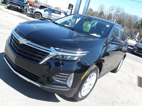 Used 2023 Chevrolet Equinox LT image 3