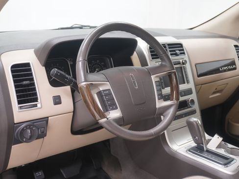 Used 2010 Lincoln MKX 2WD image 10