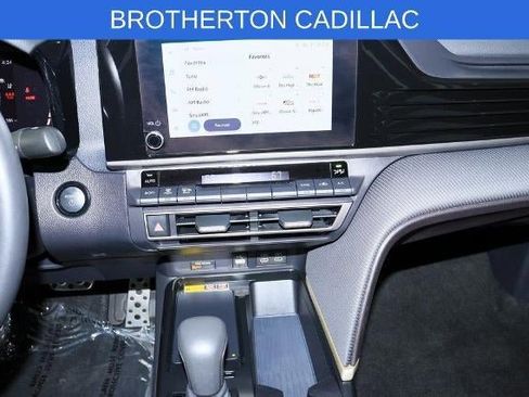 Used 2025 Toyota Camry SE image 22