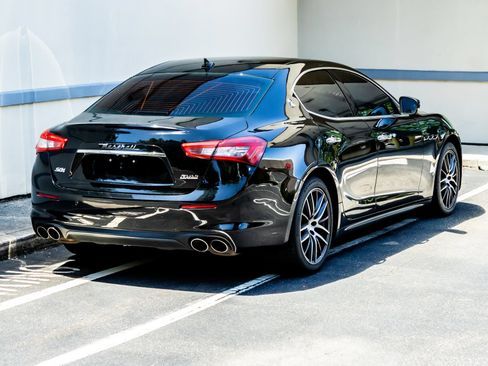 Used 2020 Maserati Ghibli S Q4 AWD/4WD image 7