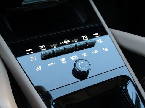 Used 2024 Porsche Cayenne image 20