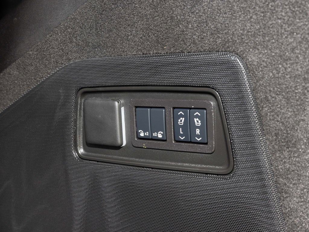 Used 2025 Cadillac Escalade V w/ LPO, Floor Liner Package AWD/4WD image 58
