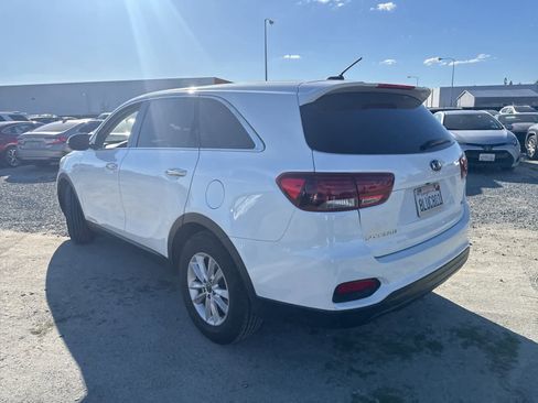 Used 2019 Kia Sorento LX image 7
