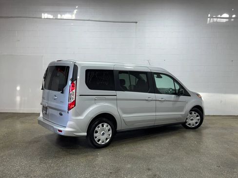 Used 2022 Ford Transit Connect XLT FWD image 3