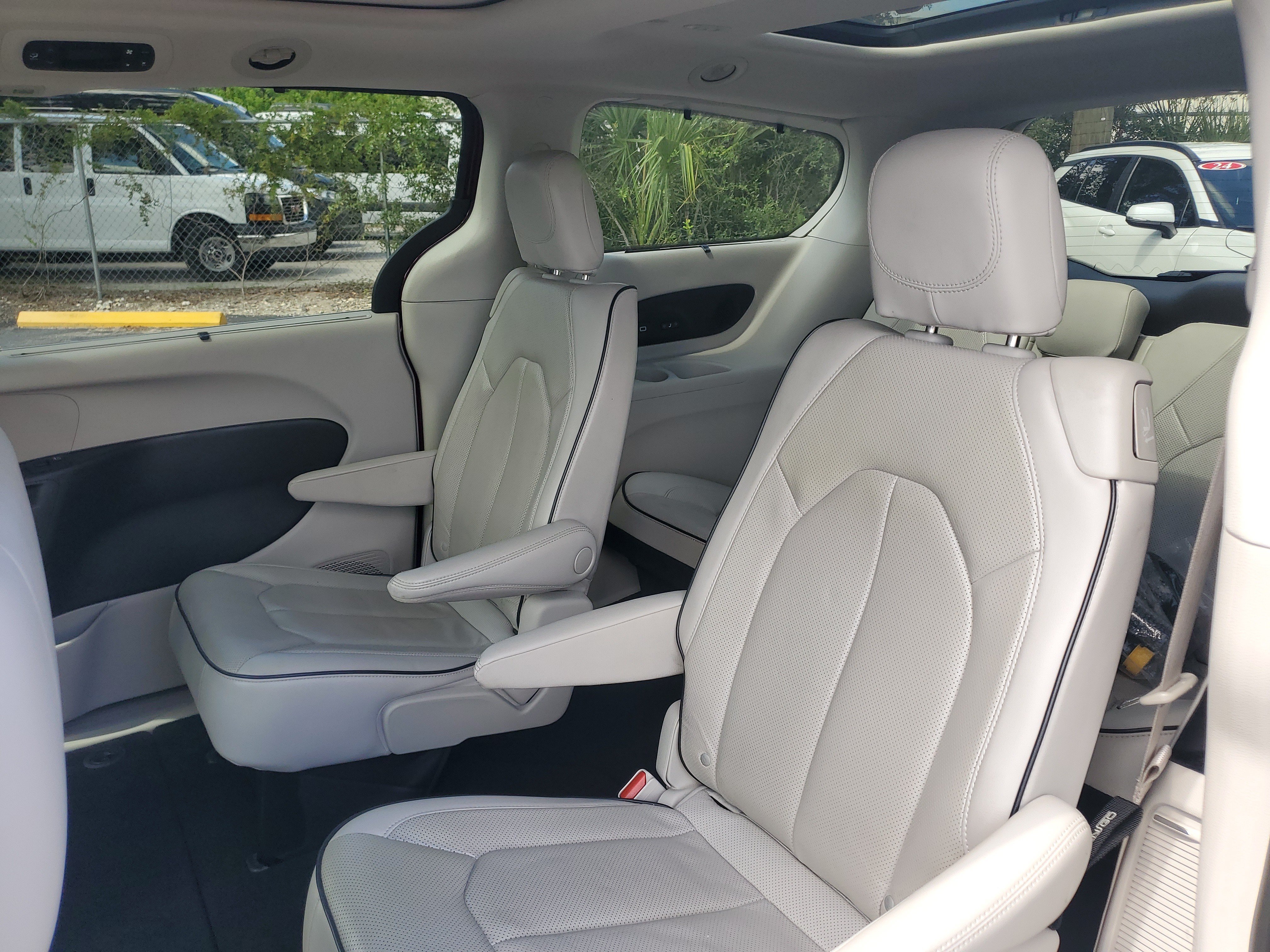Used 2021 Chrysler Pacifica Limited w/ Premium & Safety Sphere Group AWD/4WD image 13
