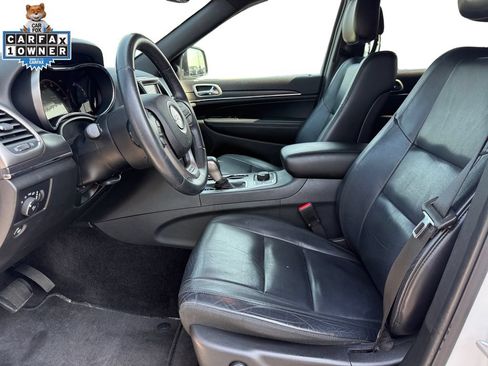Used 2018 Jeep Grand Cherokee Limited AWD/4WD image 9