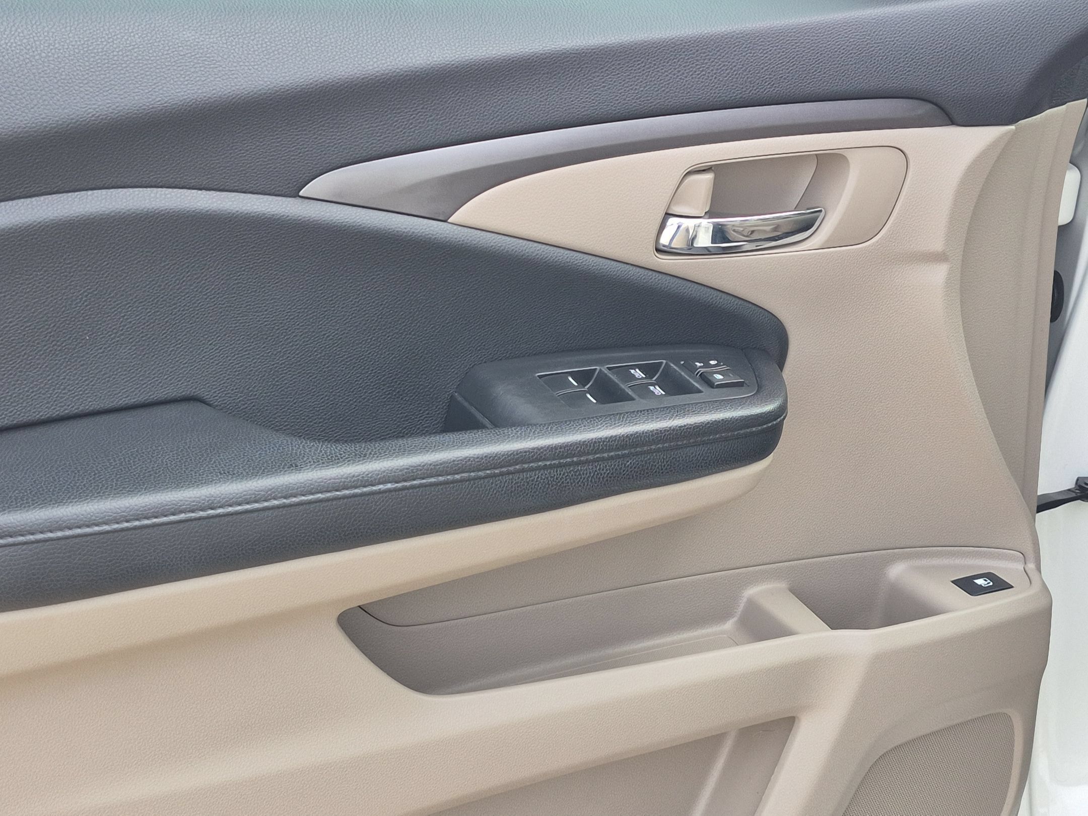 Used 2016 Honda Pilot LX image 13