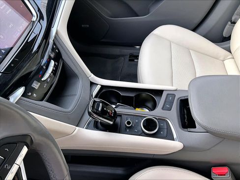 Used 2023 Cadillac XT6 Premium Luxury w/ Technology Package image 20