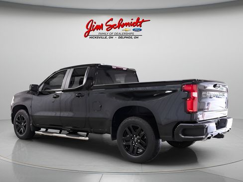 Used 2023 Chevrolet Silverado 1500 RST w/ Z71 Off-Road Package AWD/4WD image 4