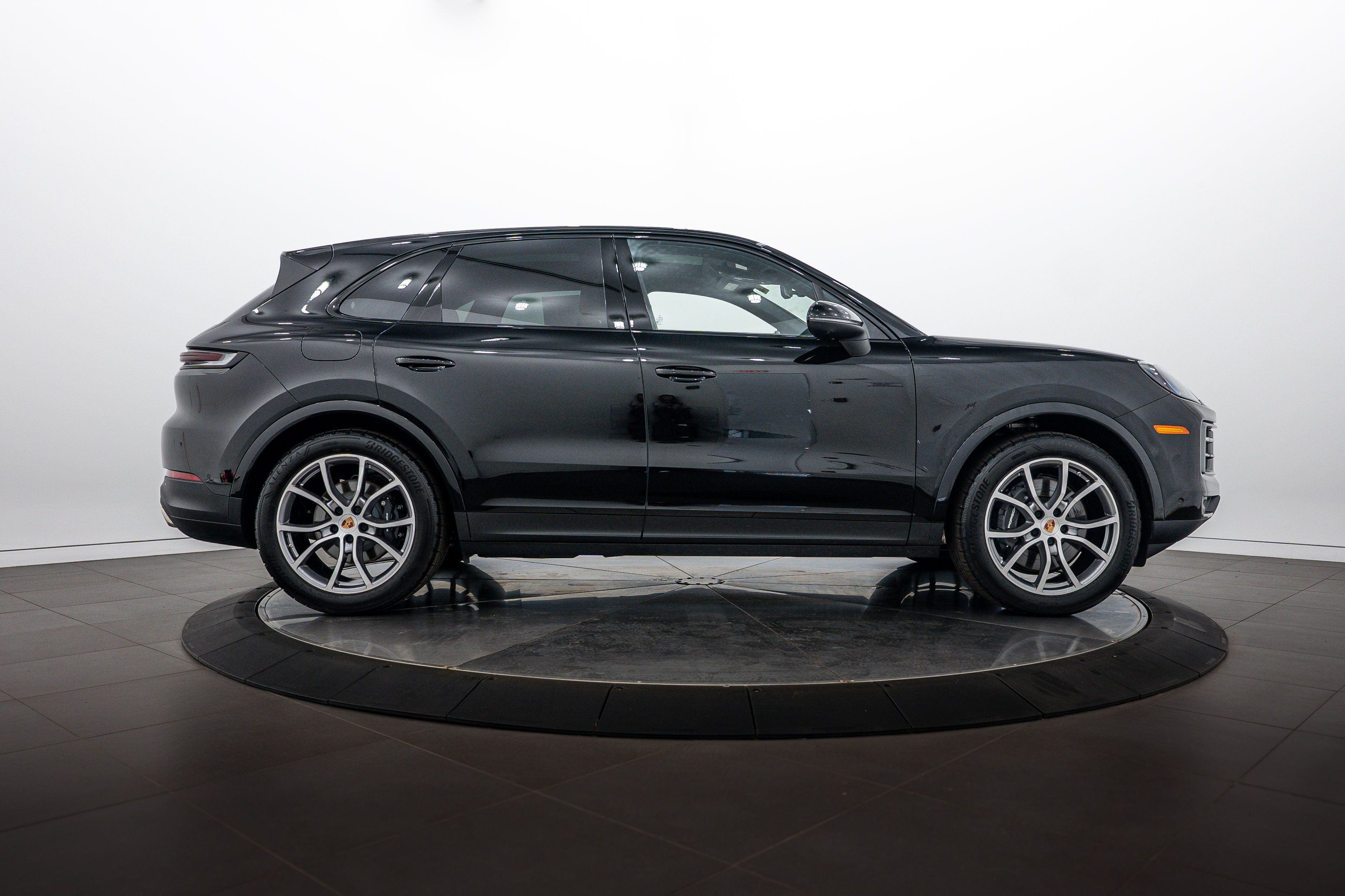 Certified 2026 Porsche Cayenne AWD/4WD image 8
