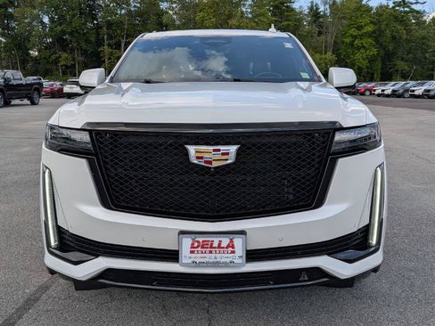 Used 2022 Cadillac Escalade ESV Sport Platinum AWD/4WD image 2