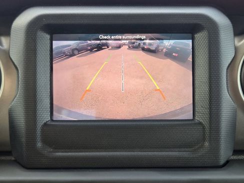 Used 2018 Jeep Wrangler Unlimited Sport S image 16