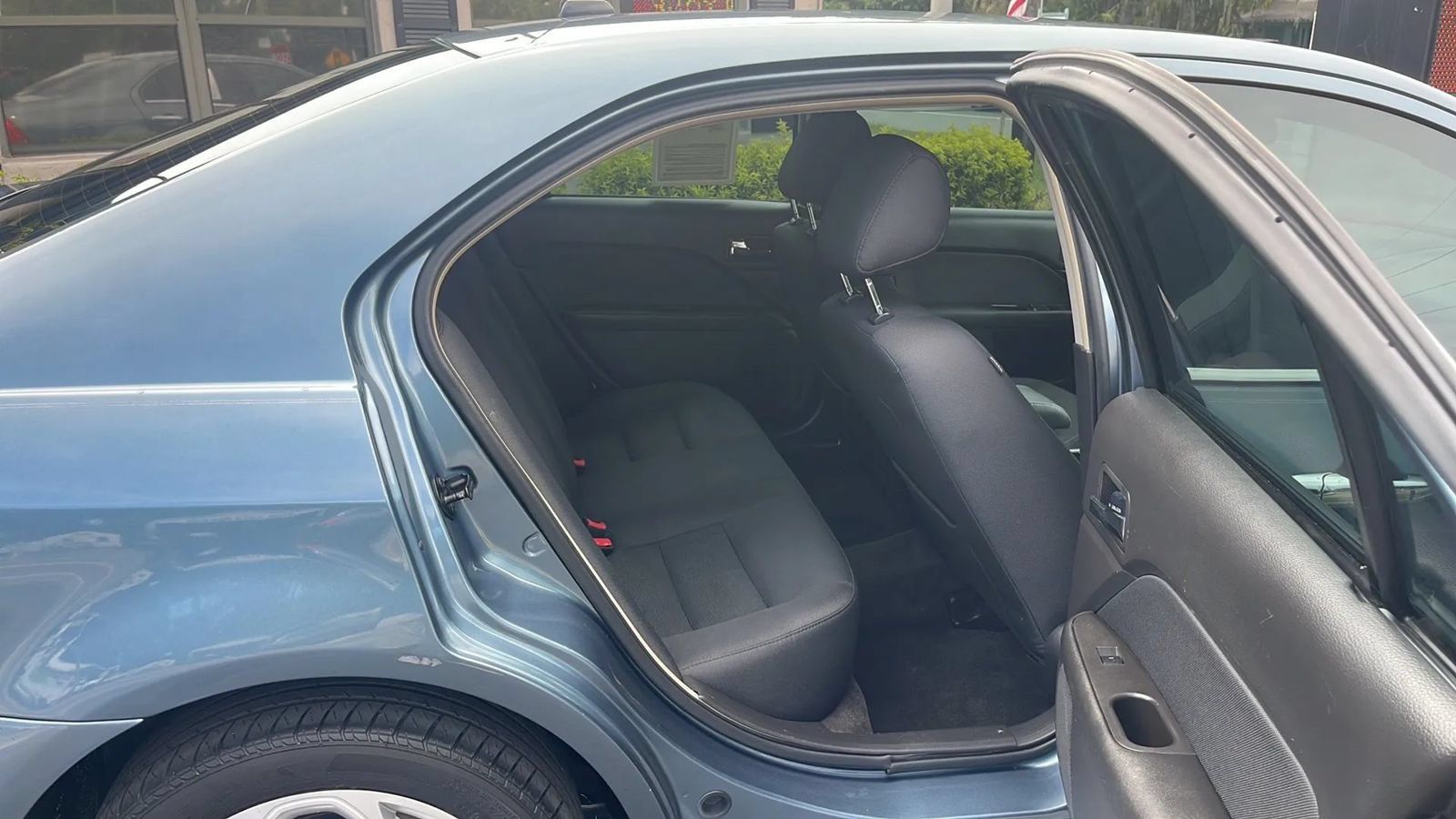 Used 2011 Ford Fusion SE FWD image 16