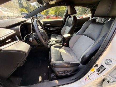 Used 2019 Toyota Corolla XSE FWD image 18