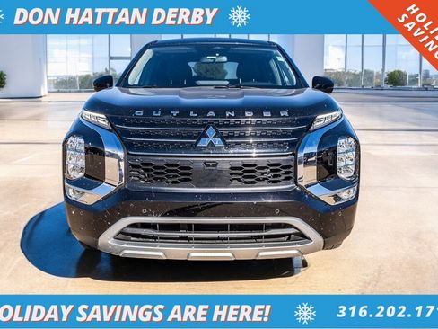 Used 2022 Mitsubishi Outlander SE image 29