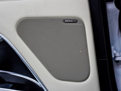 Used 2023 Land Rover Range Rover SE image 23