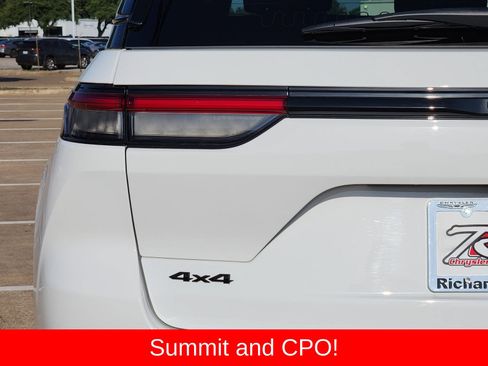 Certified 2025 Jeep Grand Cherokee Summit w/ Obsidian Package AWD/4WD image 15