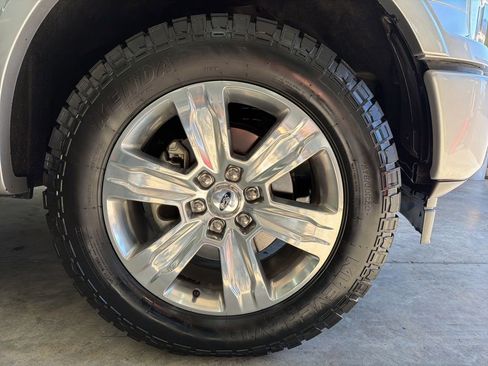 Used 2018 Ford F150 Platinum w/ Equipment Group 701A Luxury image 11